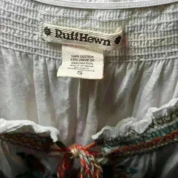 Ruff Hewn White embroidered tunic with Flounce Sleeves. - Picture 3 of 4